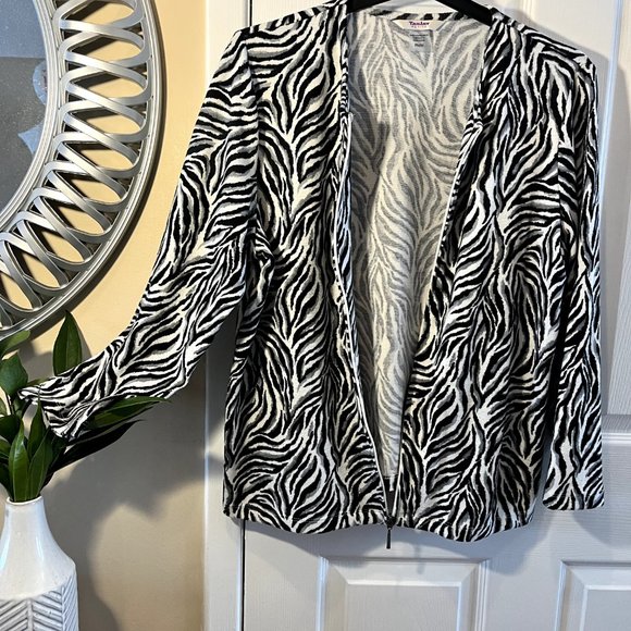 TanJay Petite black and white jacket, like new condition, M - Picture 2 of 5